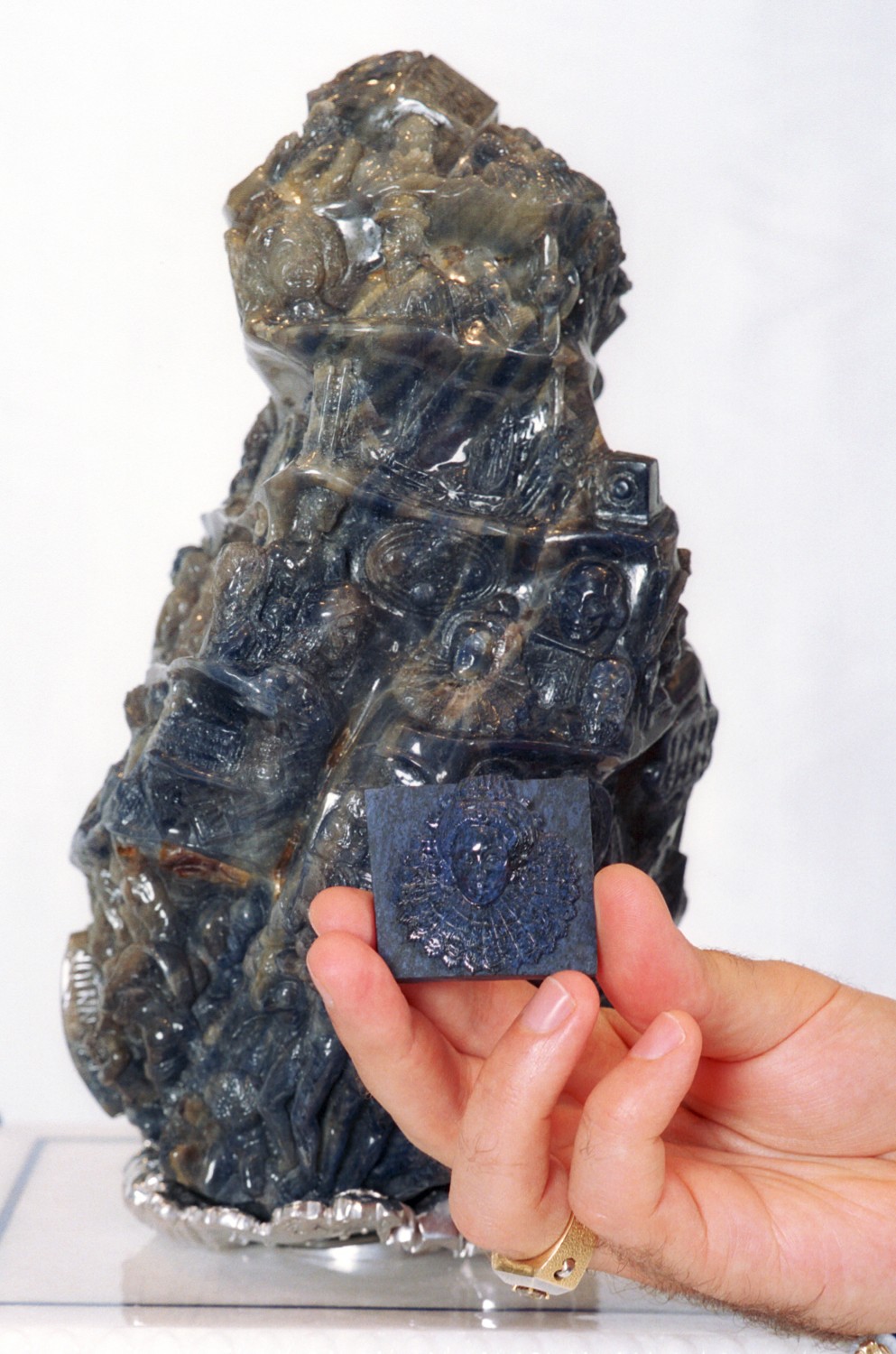 Самый большой сапфир в мире Самый большой сапфир в мире драгоценности,интересное