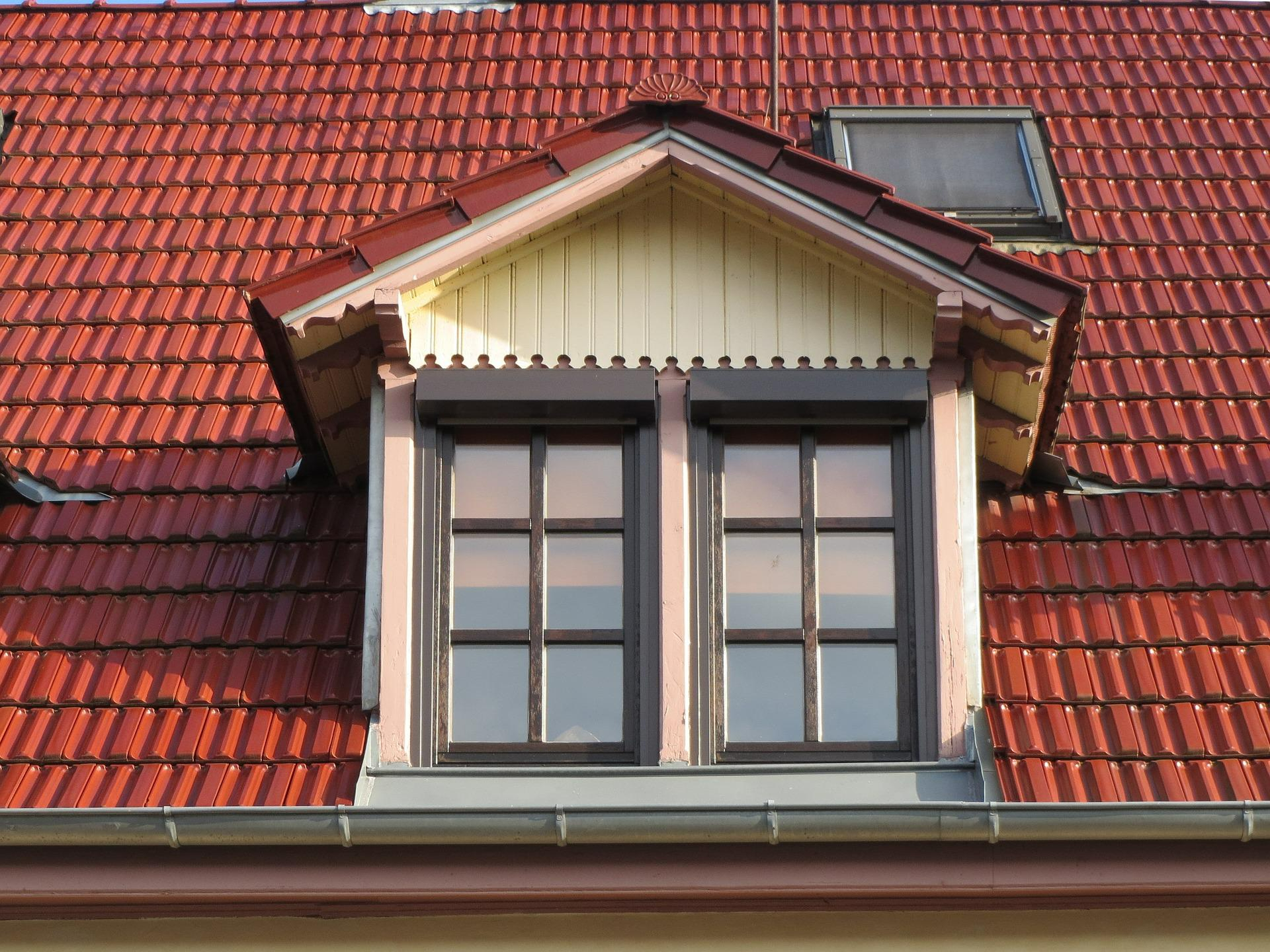 Слуховое окно на крыше: виды и особенности конструкции архитектура,ремонт и строительство