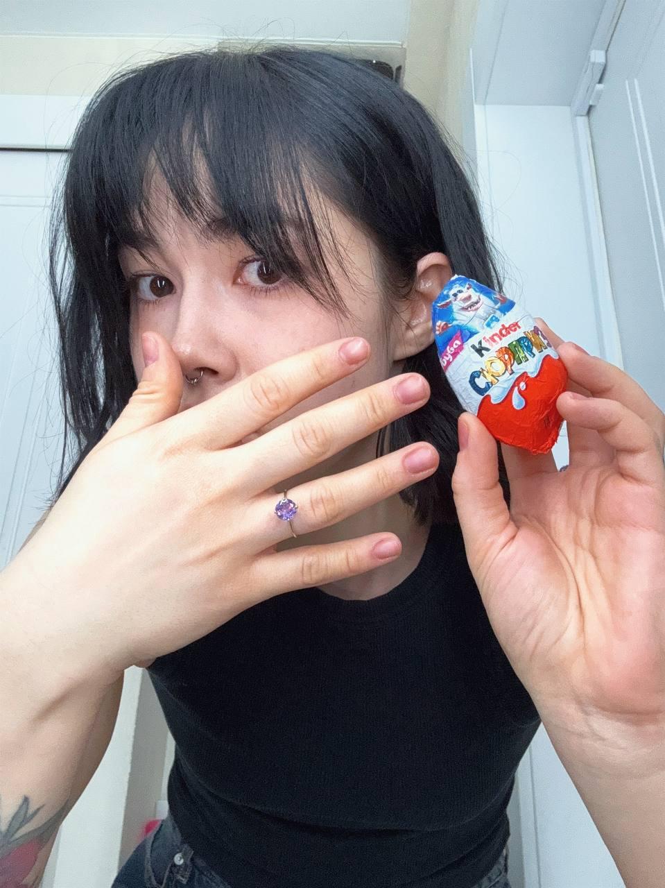 Неожиданный сюрприз: блогер Анастазис получила предложение в «киндере»