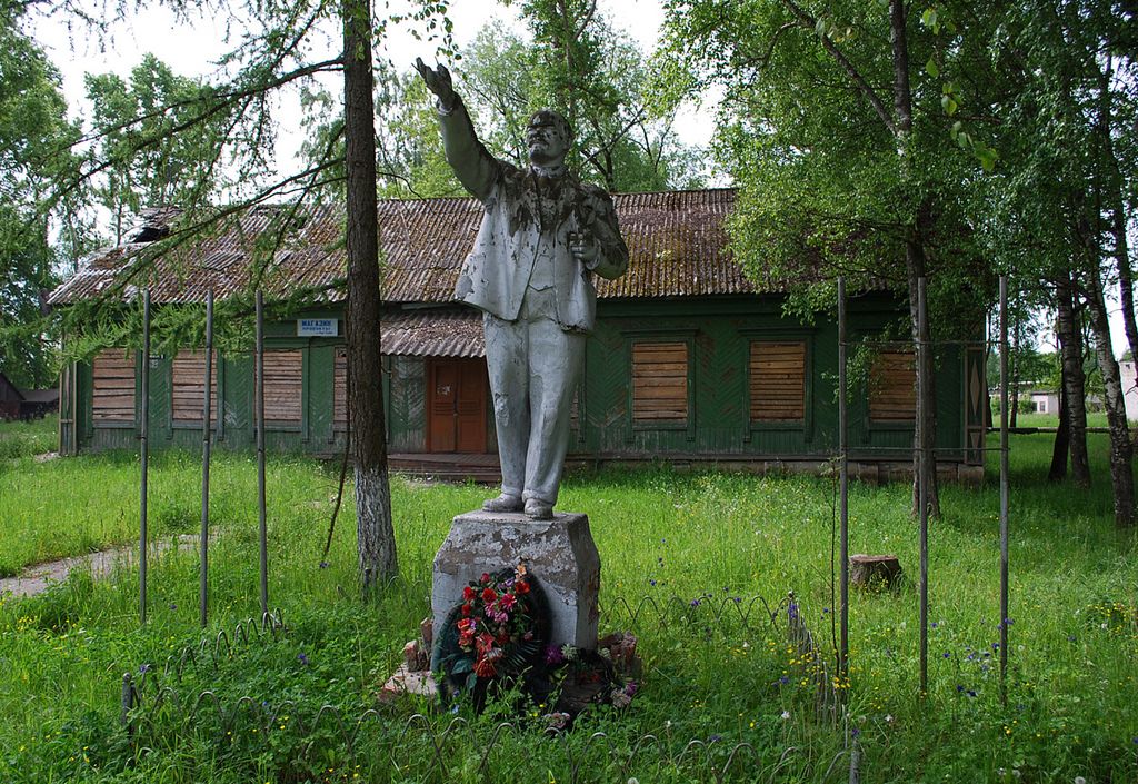 Поселок памятник. Васильевский мох Тверская область. Васильевский мох поселок. Великий посёлок Васильевский мох. Сайт школа Васильевский мох Тверская область.