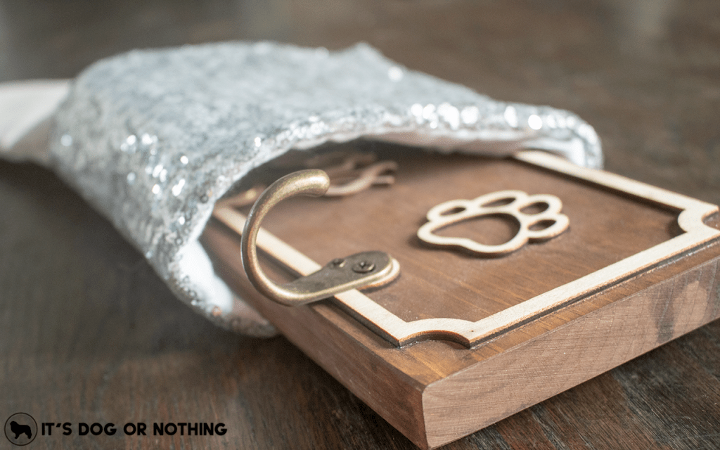 Enter to win a beautiful key and leash holder for Cades & Birch in It's Dog or Nothing's 12 Days of Giveaways!