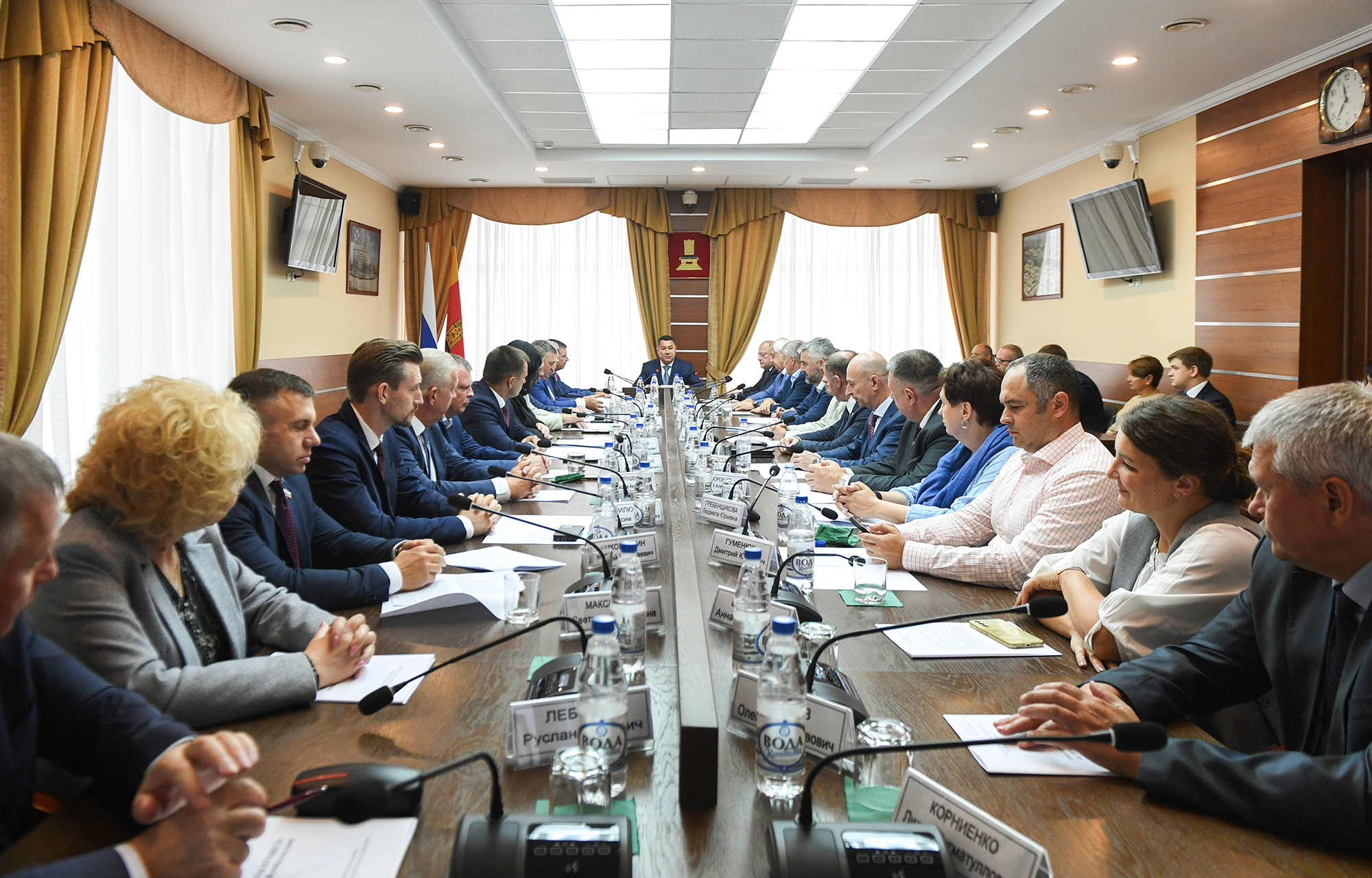 Губернатор Игорь Руденя провёл встречу с членами депутатской фракции партии «Единая Россия»