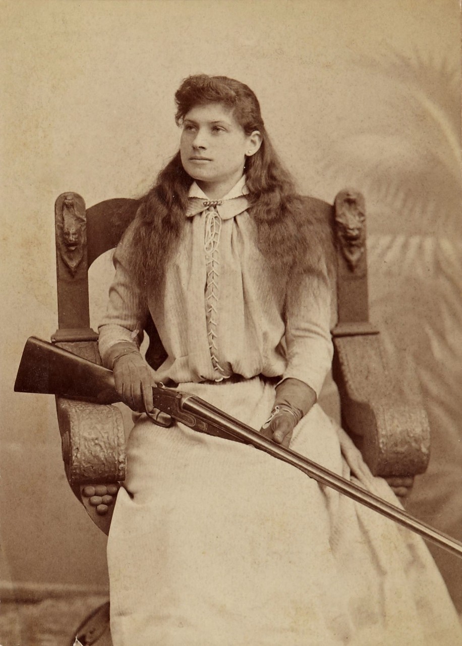 010а Annie_Oakley_c1880.jpg