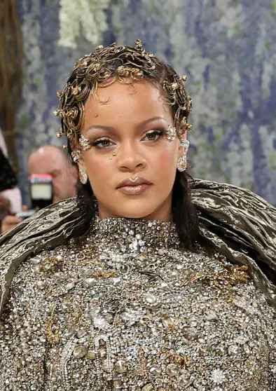 Рианна и A$AP Rocky появились на красной дорожке Met Gala — 2026 вечера, дорожке, дочерью, Кидман, певица, Николь, Метрополитенмузее, проходит, который, Бейонсе, красной, появились, мужем, стали, также, спонсорами мероприятия, Amazon, богатейших, людей, планеты