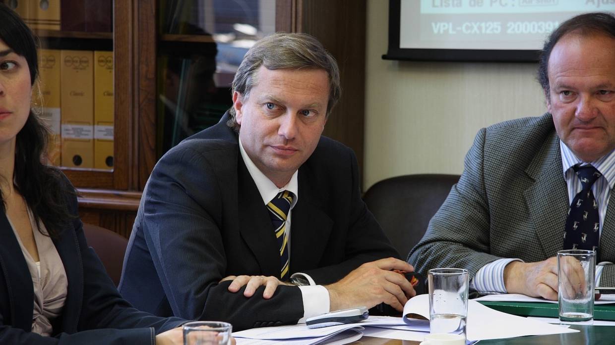 Почему молодежь Чили голосует за левых: репортаж ФАН из посольства в Москве Почему молодежь Чили голосует за левых: репортаж ФАН из посольства в Москве Весь мир