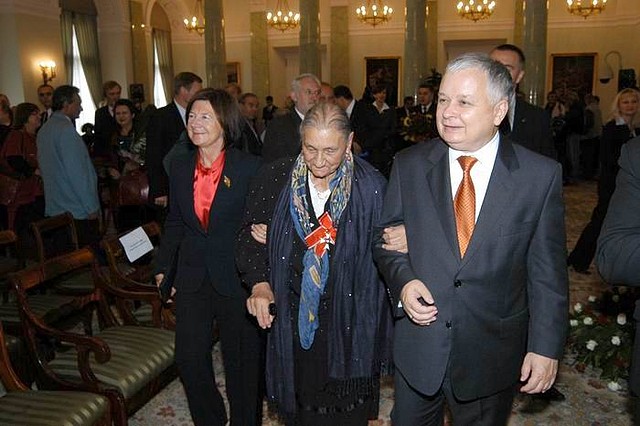 Альфреда Марковская с президентом Польши Лехом Качиньским, 2006 г. / Фото: https://www.prezydent.pl Альфреда Марковская с президентом Польши Лехом Качиньским, 2006 г. / Фото: https://www.prezydent.pl
