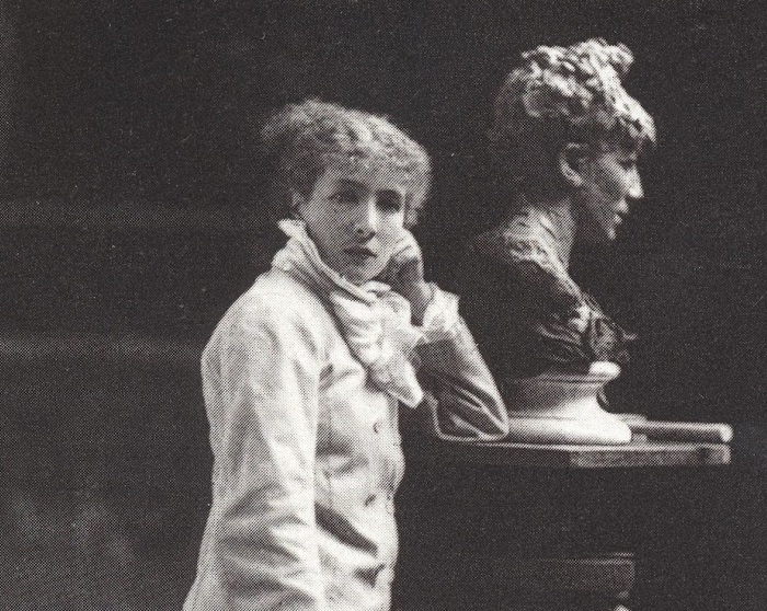 Неизвестные таланты Сары Бернар: Как эпатажная актриса ваяла чувственные скульптуры и писала книги 