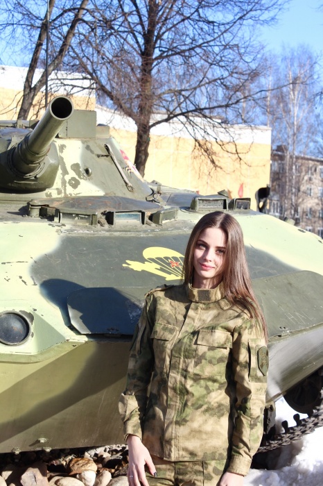 Форма им к лицу: семь самых очаровательных девушек в погонах Форма им к лицу: семь самых очаровательных девушек в погонах