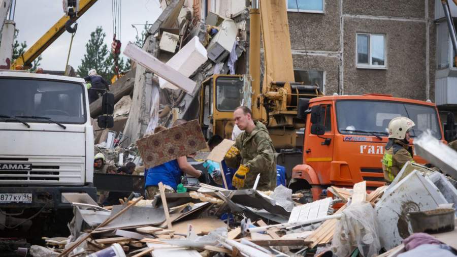 Число погибших при обрушении части дома в Нижнем Тагиле возросло до восьми