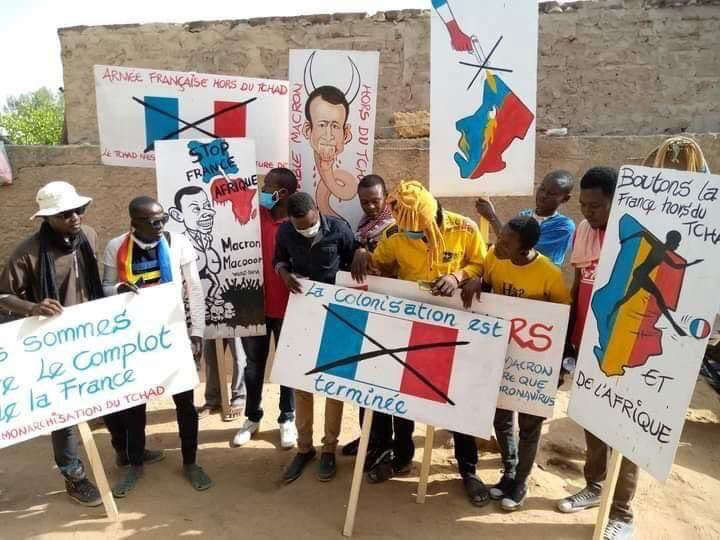 «Парижу пора уходить»: африканцы вышли на многотысячные митинги против французского неоколониализма Весь мир