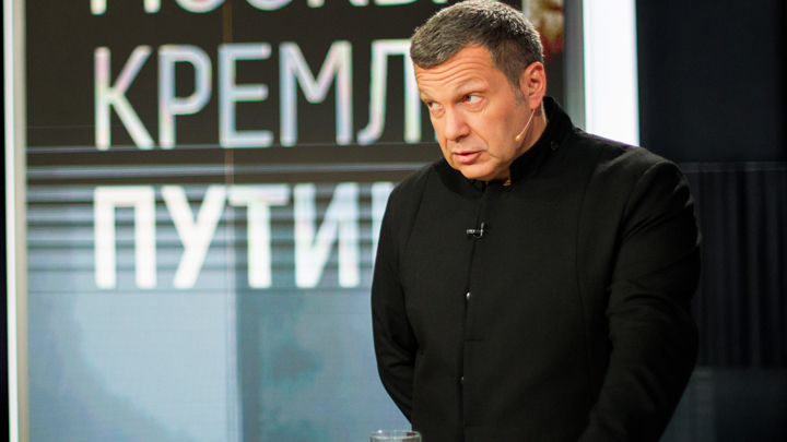 Нас заставляют кормить олигархов. Кто наживается на коронавирусе Нас заставляют кормить олигархов. Кто наживается на коронавирусе коронавируса, только, Гейтс, стороны, другой, можно, сказал, денег, миллионов, время, Globallookpress , Баширов, людей, стране, вполне, миллиард, может, сегодня, вируса, просто