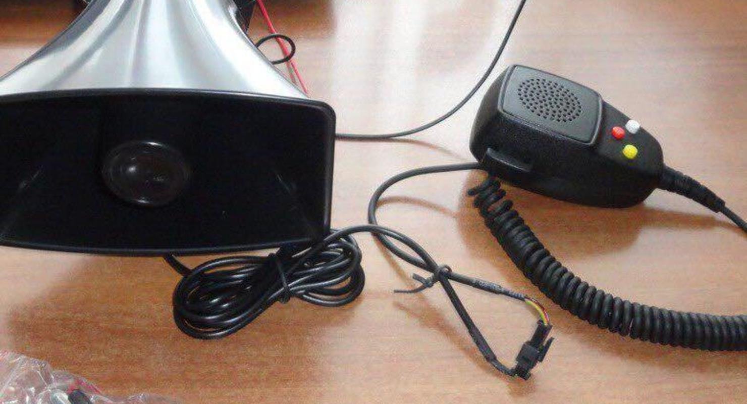 Можно ли использовать микрофон и громкоговоритель в автомобиле