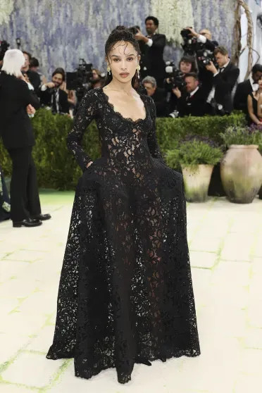 14 лучших образов Met Gala: Ирина Шейк в бриллиантах, 