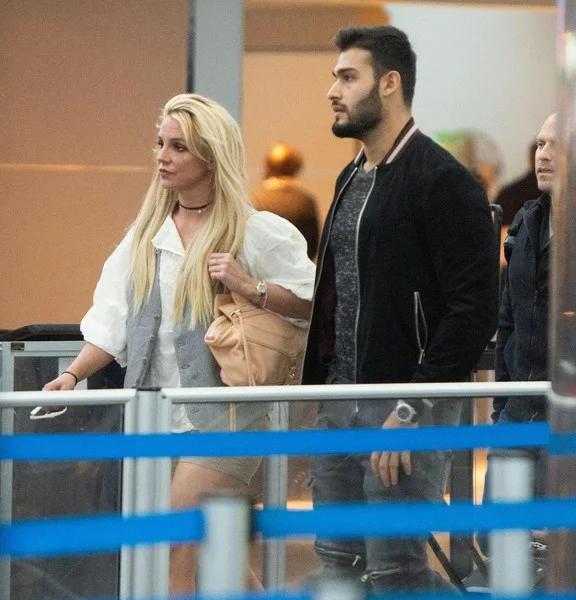 Бритни Спирс требует в суде лишить ее отца опекунства Бритни Спирс требует в суде лишить ее отца опекунства Звезды