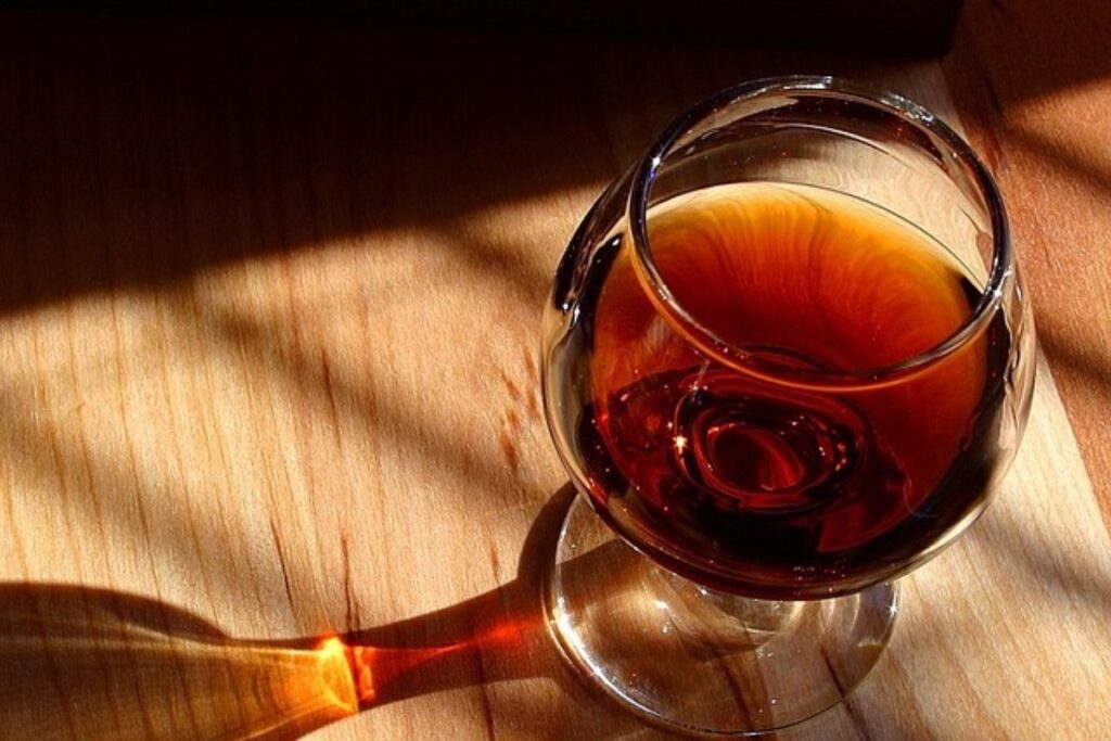 Между первой и второй: выпивать каждый день мало или раз в месяц много?