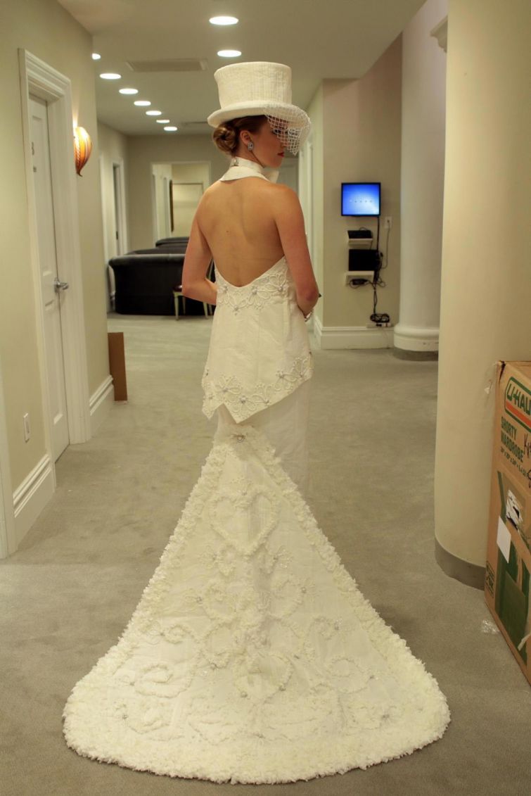 Дизайнеры соревнуются в создании потрясающих свадебных платьев из… туалетной бумаги
