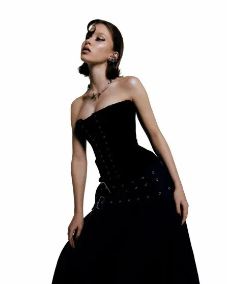 Корсет и шипы: 16-летняя Анна Пересильд снялась в образе готической принцессы ПересильдАнна, Пересильд, Дмитриенко, также, часто, образ, новой, которой, актриса, певцом, встречается, школьница, возмущает, Многих, карьера, жизнь, успеху, личная, Ваней, хейта