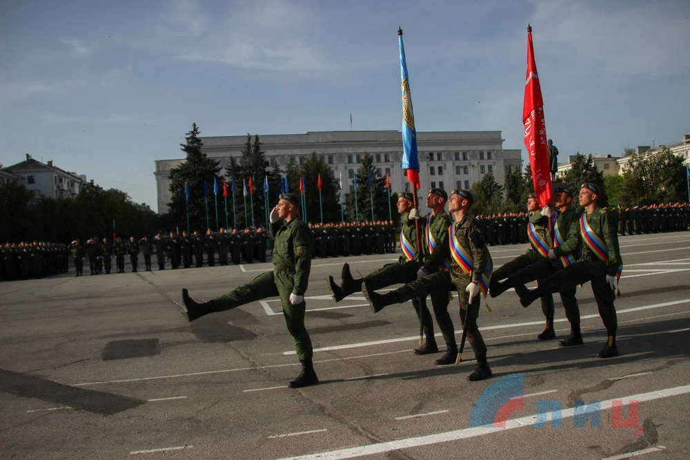 Фото на красной площади луганск