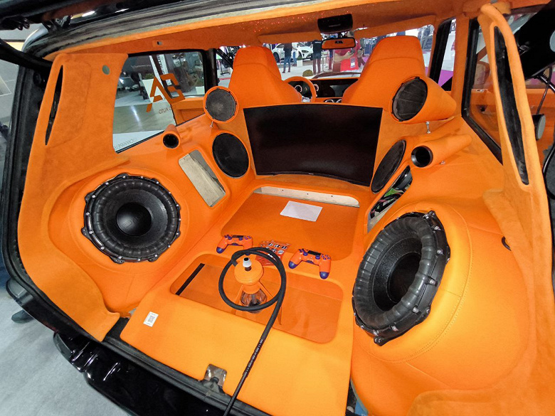 В Москве показали Niva G-Stile — это «Нива» в стиле Mercedes-AMG G 63