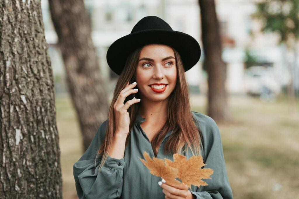 Мода на настроение: самые модные головные уборы 2025