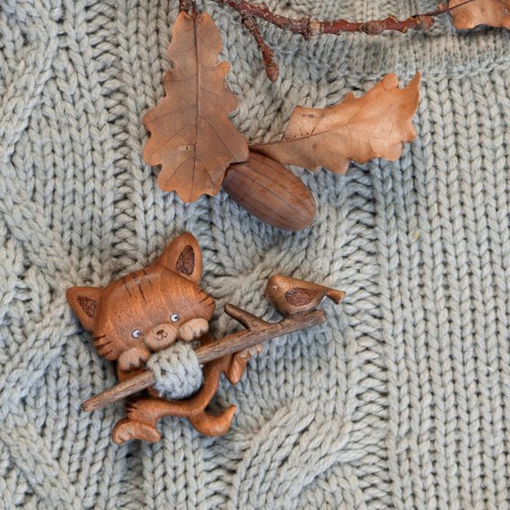 Алена Ольха и ее чудесные деревянные броши