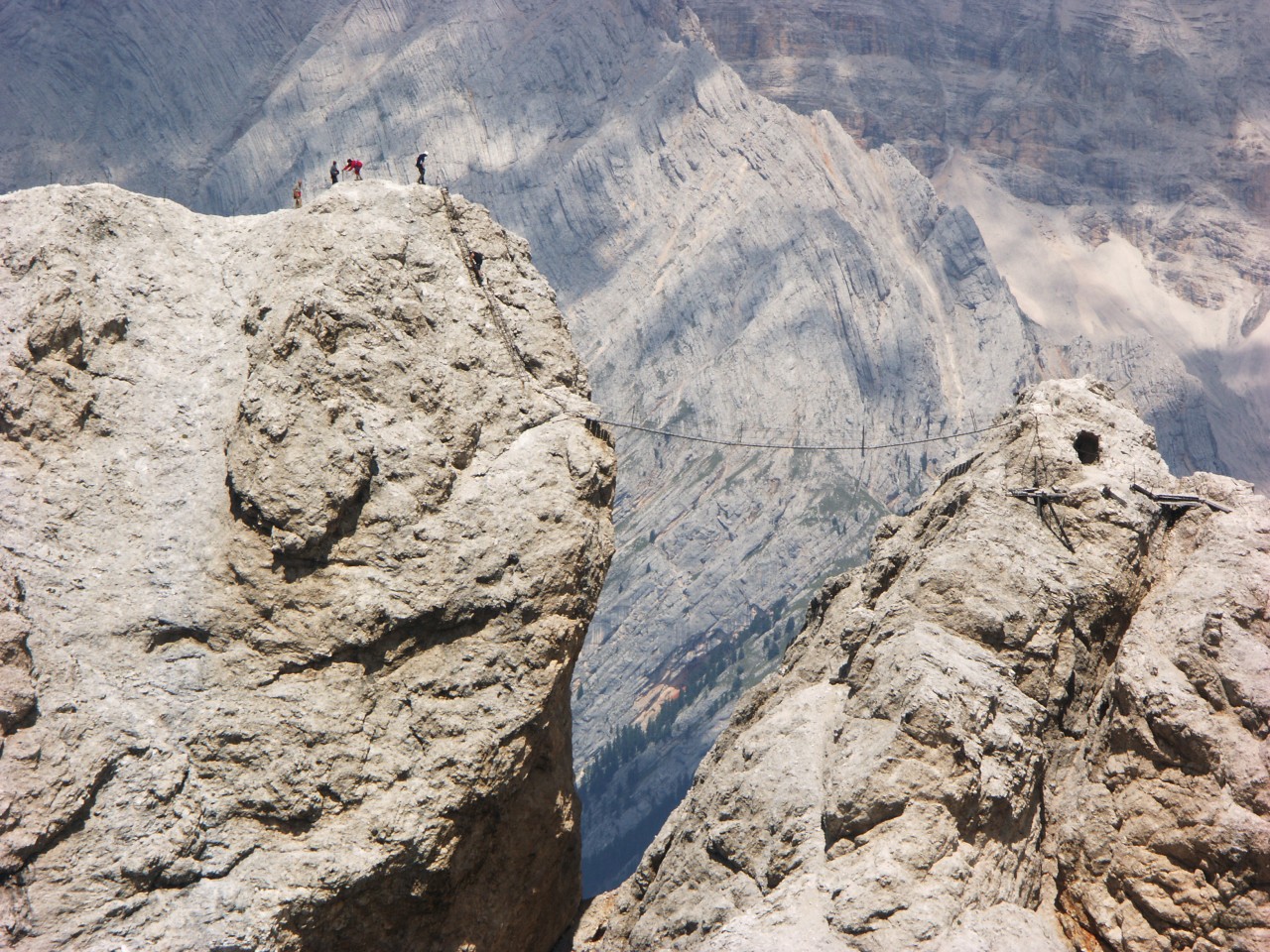 Via Ferrata - железная тропа - не дай бог кому-то на нее попасть! Via Ferrata - железная тропа - не дай бог кому-то на нее попасть!