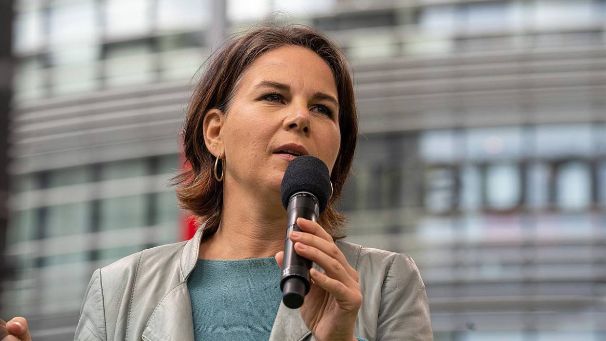 Глава МИД ФРГ Бербок указала на возможность ужесточения согласованных санкций ЕС против РФ