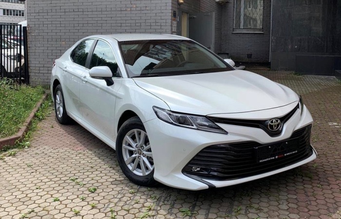 Toyota Camry – один из наиболее успешных среднеразмерных седанов в мире. | Фото: gorod-taxi.com.