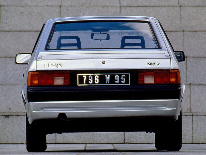 “677 вызывает 4104, прием!”: почему система названий советских автомобилей - это гениально “677 вызывает 4104, прием!”: почему система названий советских автомобилей - это гениально