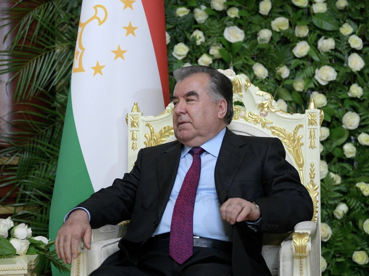 Президент Таджикистана требует от нас уважения
