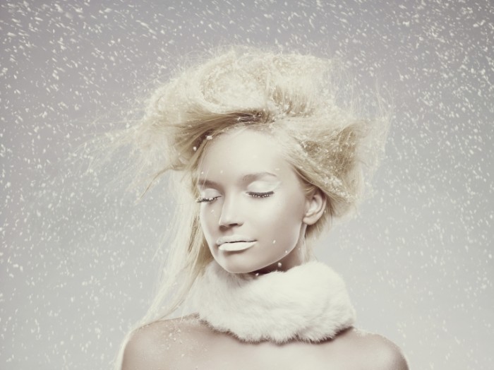 iStock Girl in Snow IS ImageSource 700x524 Образ девушки   Image of the girl