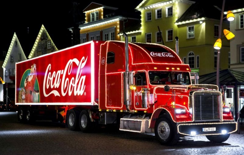 Праздник к нам приходит: откуда взялись те самые грузовики из рекламы CocaCola, этого, рождественского, странах, популярным, видео, праздника, разных, рекламный, весьма, компания, каравана, именно, уверяют, Рождество, вполне, порой, связана, просто, всего