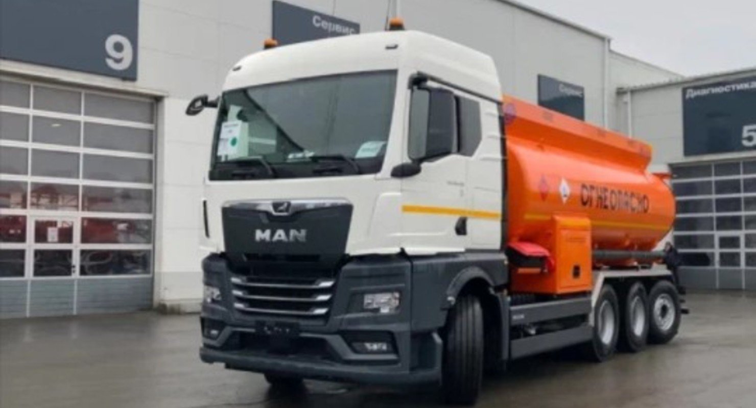 Компания «Бецема» представила мега-бензовоз на базе 4-осного шасси MAN