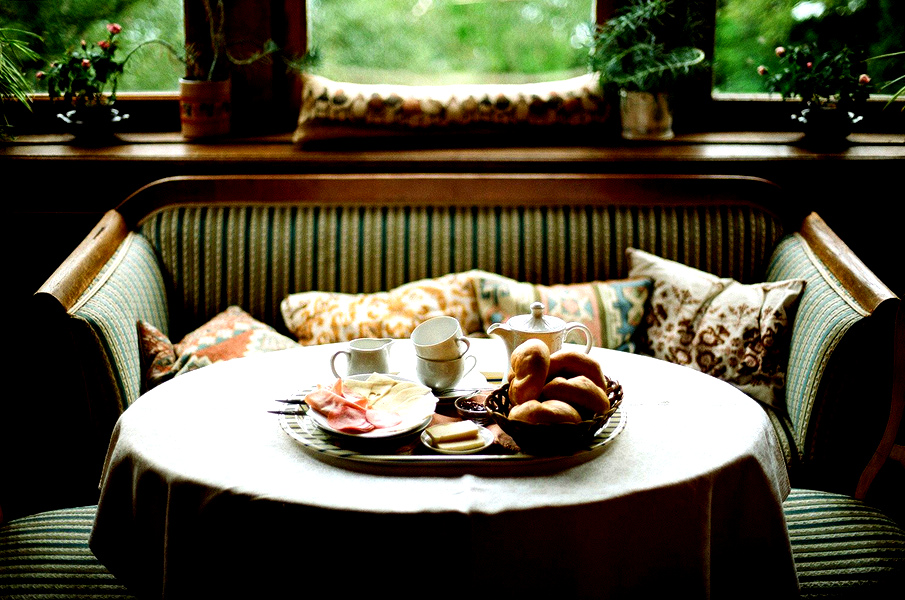 Continental breakfast кресло