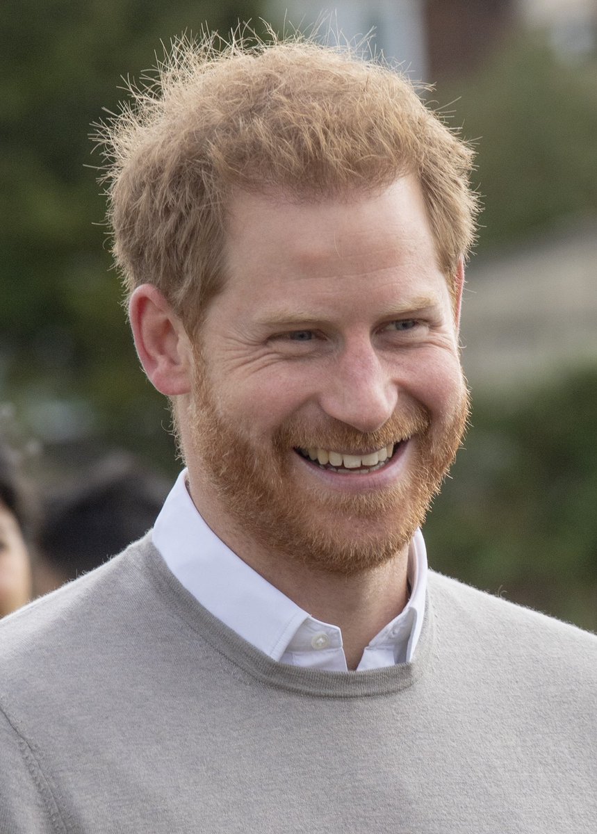 Королевская семья поздравила принца Гарри с 37-летием