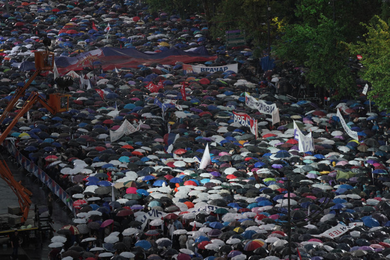 «Сербию надежды» смыло ливнем и слезоточивым газом геополитика