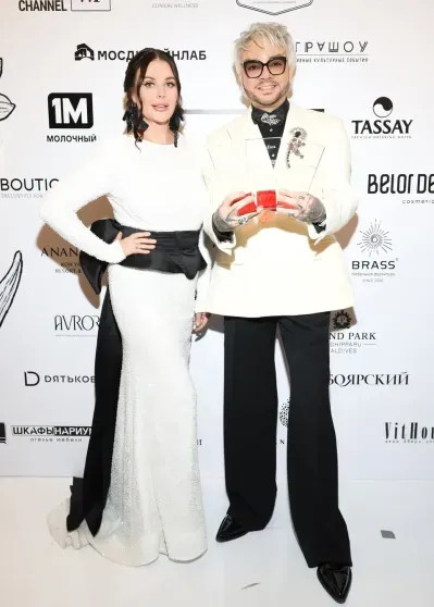 Филипп Киркоров, Виктория и Олег Шеляговы, Оксана Самойлова и Люся Чеботина посетили премию журнала Оксаны Фёдоровой Оксана, Фёдорова, Филипп, журнала, Москве, КиркоровОксана, Прохор, Наталья, Пресняков, Самойлова, бывшая, Виктория, Киркоров, ШеляговаВиктория, СавичеваМария, КиркоровЮля, СамойловаЖасминЖасминОксана, Пилягин, ПодольскаяОлег, ЧеботинаВладимир