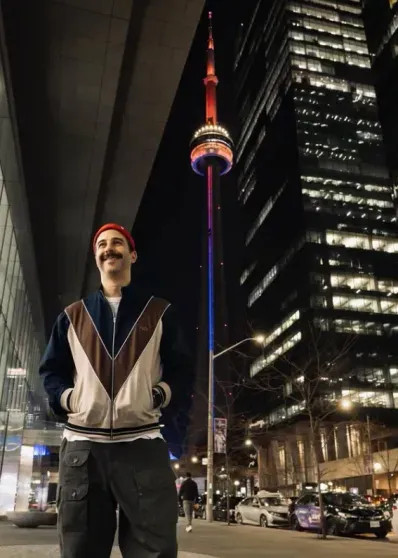 Иван Ургант показал фото с командой 