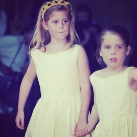 Принцесса Евгения опубликовала редкие фото с сестрой принцессой Беатрис в честь ее дня рождения Монархии