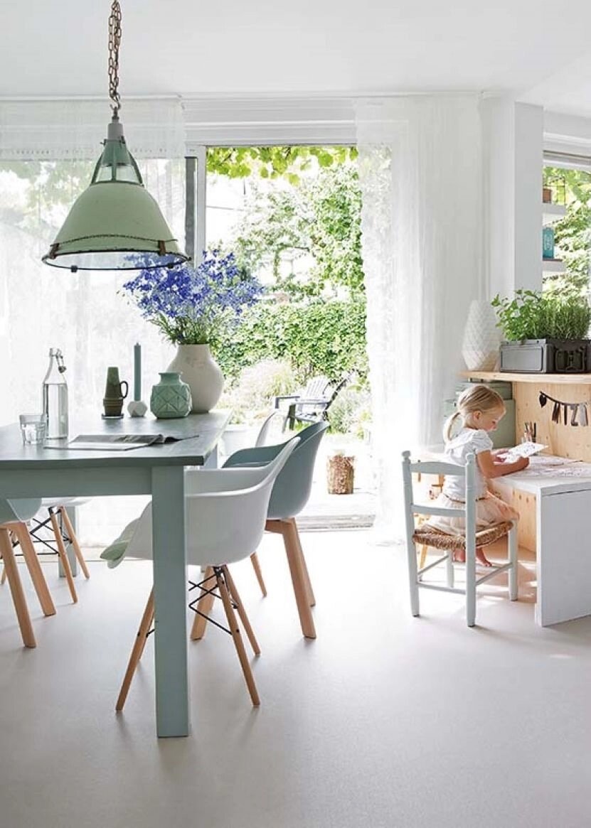 Интерьер дома в цвете шалфей: скандинавский стиль в свежей бело-зеленной гамме для дома и дачи,идеи и вдохновение,интерьер