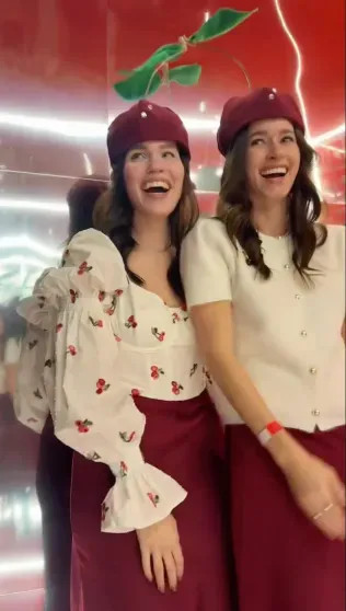 Гости из Comedy Club и торт в виде собаки: Катерина Ковальчук устроила вечеринку-сюрприз для мужа Гарика Харламова в честь его 45-летия Харламов, Гарика, Катерина, КовальчукГарик, рождения, Ковальчук, Гарик, именинника, юморист, Кравец, Марина, женат, Асмус, которой, ягодка, опять, Дорохов, устроила, ХарламовГарик, КовальчукСёстры