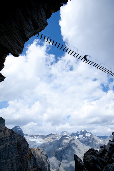 Via Ferrata - железная тропа - не дай бог кому-то на нее попасть! Via Ferrata - железная тропа - не дай бог кому-то на нее попасть!
