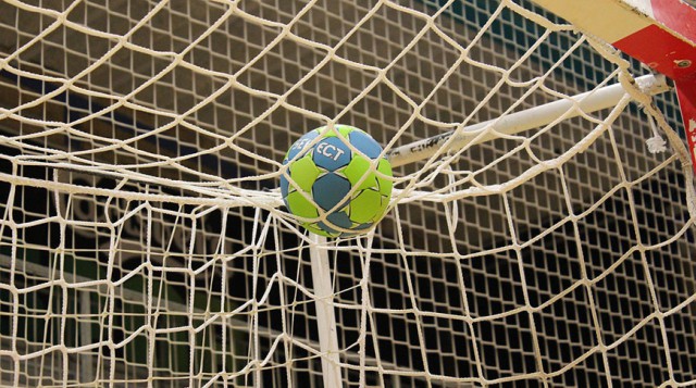 ´Виктория-Берестье´ и ´Городничанка´ вышли в 1/2 финала женского чемпионата Беларуси по гандболу.