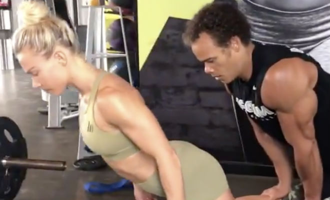 Отжимания без рук: упражнение которое почти невозможно повторить