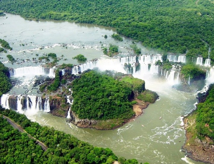 Красивейшие водопады Игуасу природа