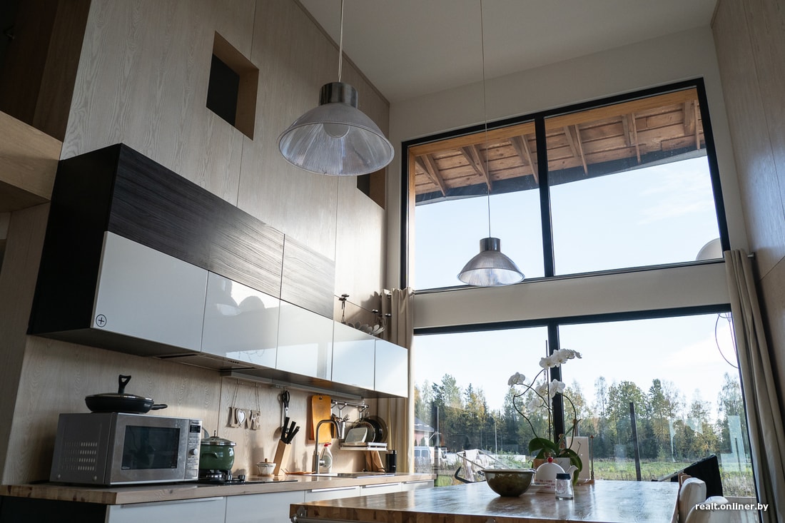 Помните семью из микродома на 16 «квадратах»? Посмотрите, какой удивительный коттедж она построила Помните семью из микродома на 16 «квадратах»? Посмотрите, какой удивительный коттедж она построила архитектура