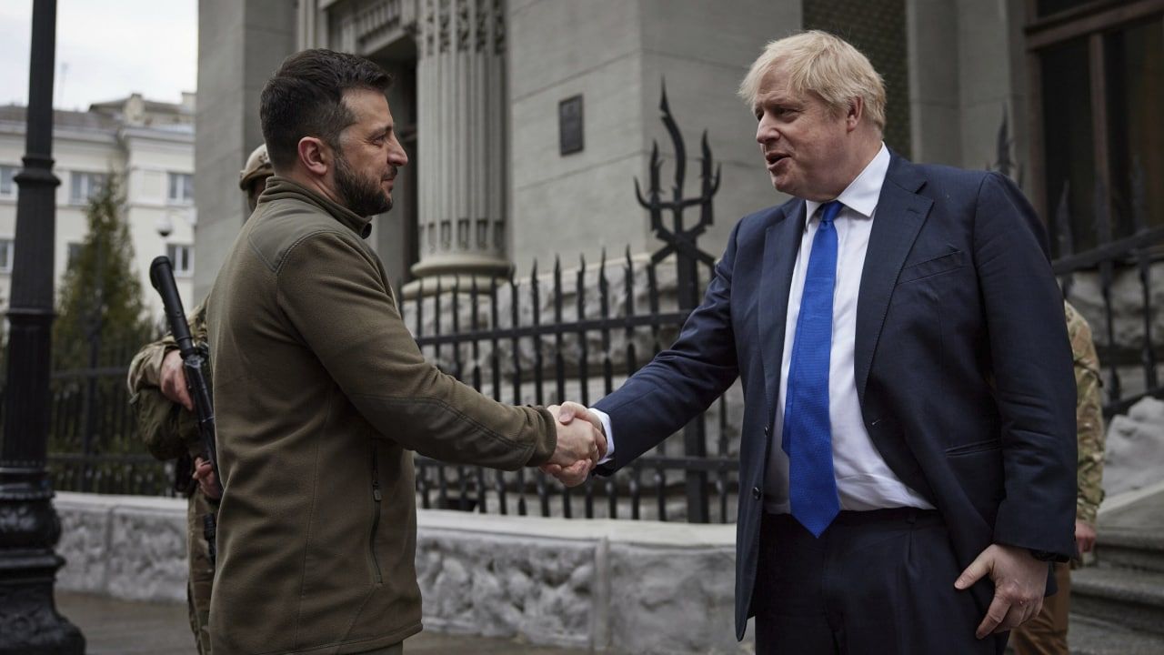 The Sunday Times: Джонсон задумал «показать» Зеленского Елизавете II