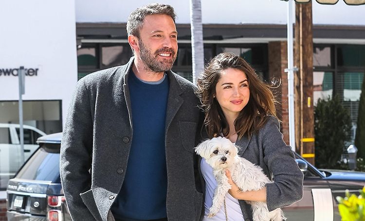 После отпуска на Кубе и Коста-Рике: Бен Аффлек и Ана де Армас на улицах Лос-Анджелеса