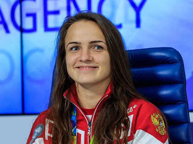 Россия не там, где флаг, а там, где мы! Спортсменка Вяхирева дала отповедь тем, кто против участия в такой Олимпиаде Россия не там, где флаг, а там, где мы! Спортсменка Вяхирева дала отповедь тем, кто против участия в такой Олимпиаде