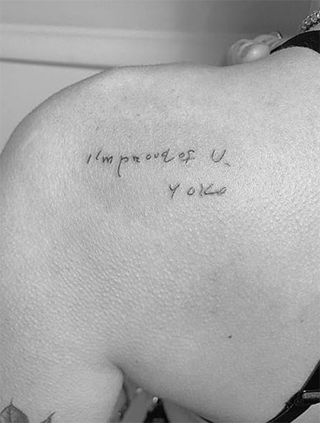Майли Сайрус сделала новую татуировку в честь развода с Лиамом Хемсвортом Майли, после, посвятила, нового, своего, расставания, татуировки, певицы, Сайрус, несколько, через, знакомства, недель, этого, новый, парень, Симпсон, всего, свободна, СайрусОсенью